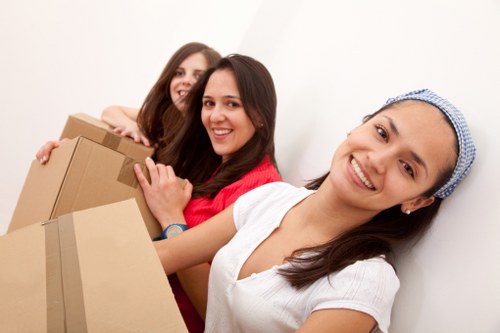 Household removal service supporting a flat move in Ratcliff